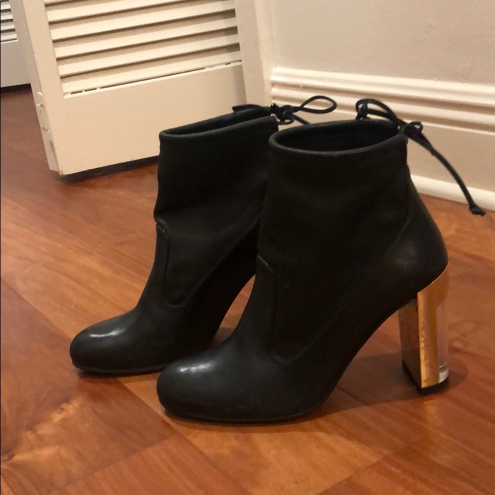 Stuart Weitzman Black Glove Leather Booties 6.5